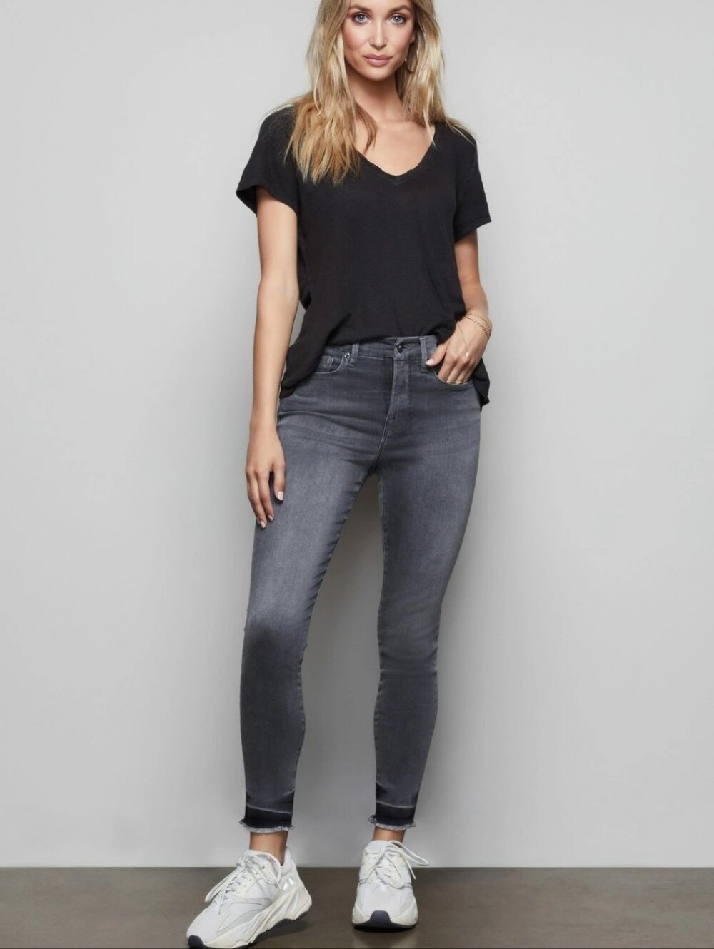 GOOD AMERICAN Black CROP FRAY HEM DENIM JEANS sz 8